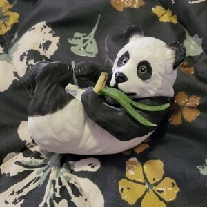 BOEHM Porcelain Realistic Panda Resting 40238 Figurine